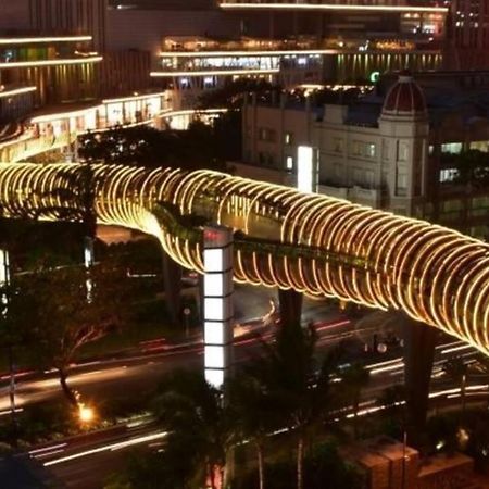 Homy 2 Bedroom Apartment Near Shopping Malls Джакарта Экстерьер фото